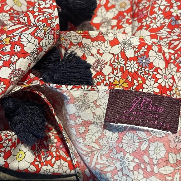 JCrew x LIBERTY of London June’s Meadow Tana Lawn tasseled bandana, 19”x19” - Picture 4 of 4
